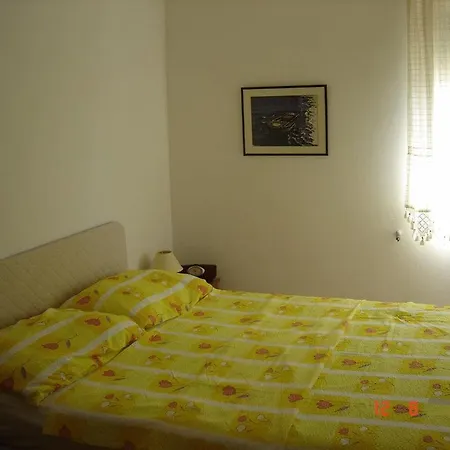 Apartmenthouse *