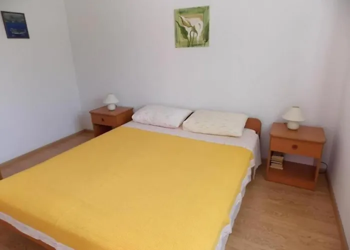 Apartmenthouse *