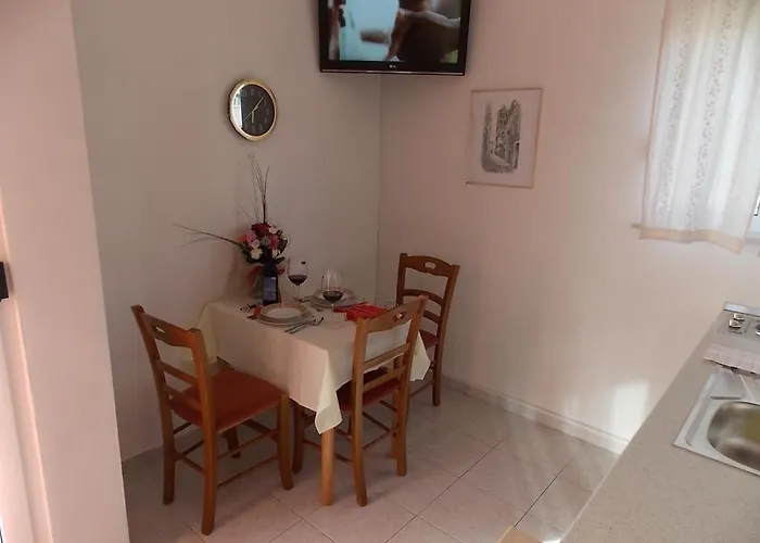 Apartmenthouse *