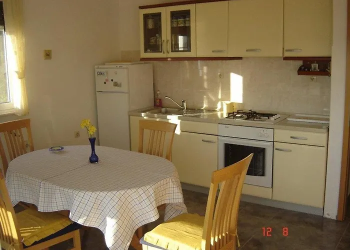 Apartmenthouse