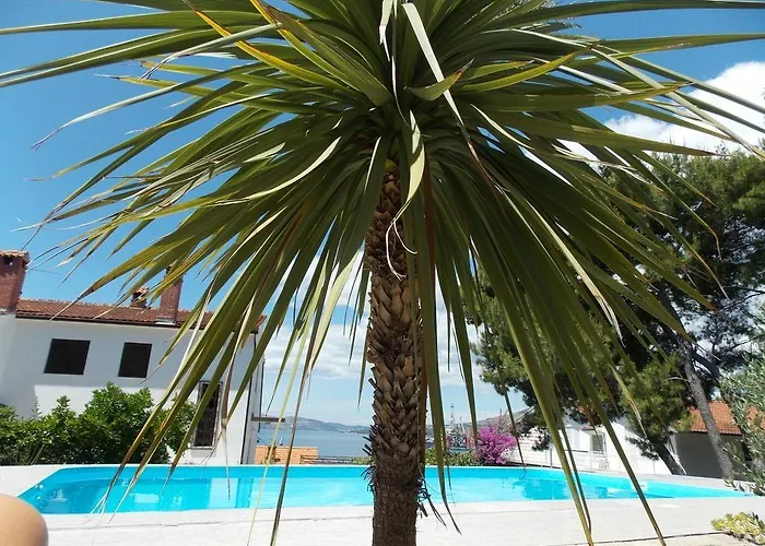 Apartmenthouse تروغير